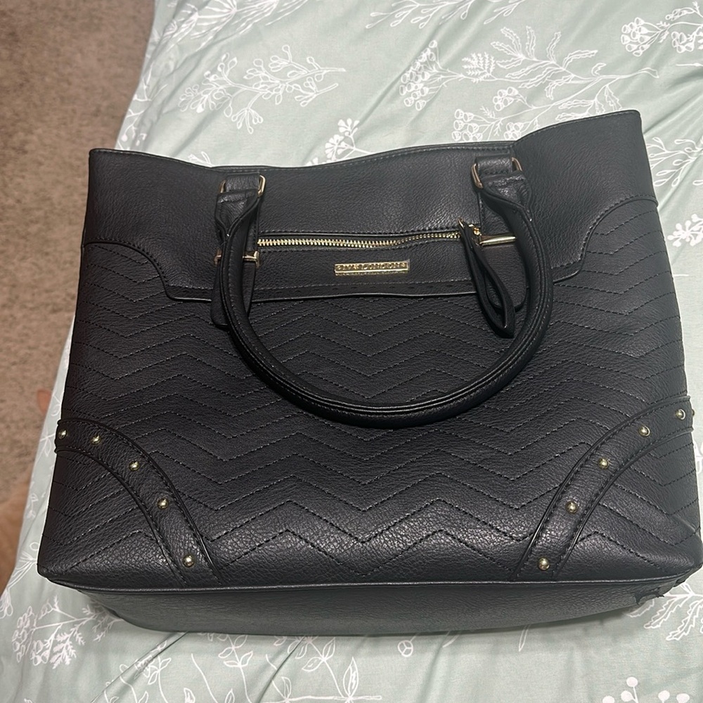 Iv London shoulder bag